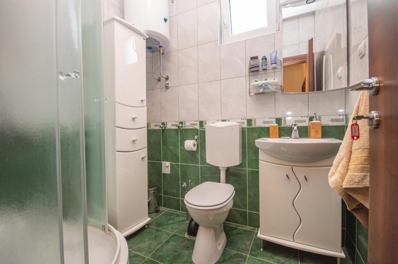 Apartmani Mrsic 里桑 外观 照片